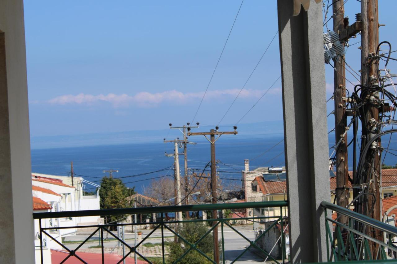 Toli *