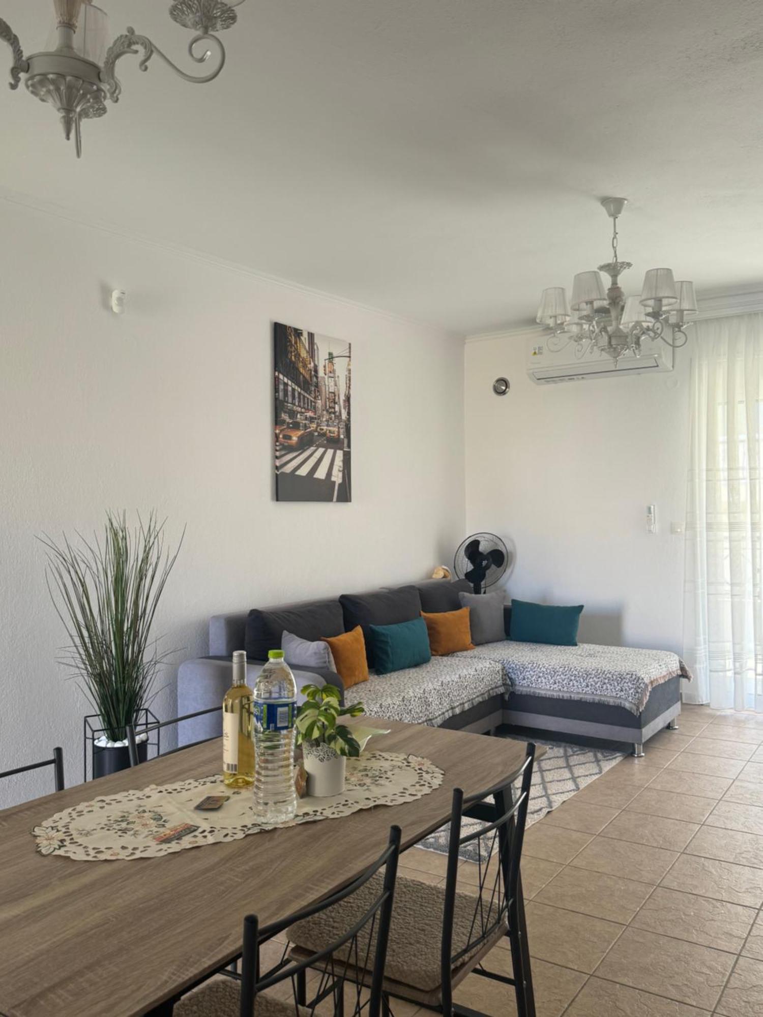Apartment Toli *
